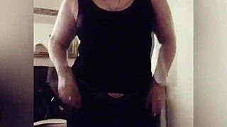 Laughing girlfriend gets paid for kissing and ass fucking
