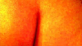 Venezuelan woman with a large buttocks pleads fervently
