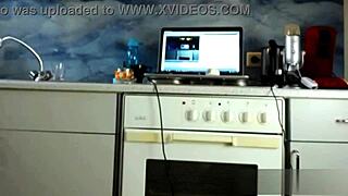 Wife's naughty booty tease: Sexydea's tantalizing webcam performance
