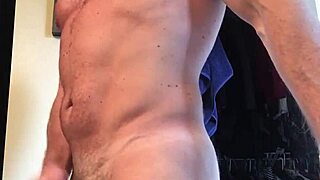 A difficult ejaculation dedication featuring a muscular hunk