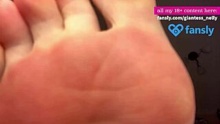 Giantess's soles dominate in foot fetish video