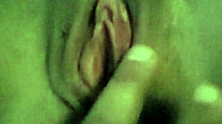 Passionate encounter with a stranger: oral pleasure takes center stage