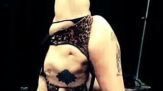 Hot camgirl action with AVN stars and lesbian toys
