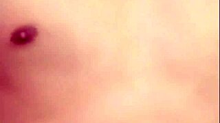 Live Asian gay sex show with handjob and cute Vietnamese performer