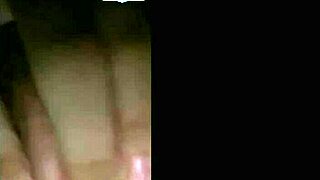 Vietnamese girl's naughty chat turns into steamy solo session