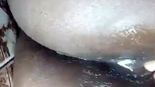 Dark-skinned amateur shows off her assplay skills