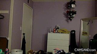 American cam girl with nympho tendencies