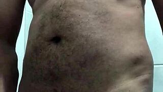 Crunchy old lady gets kinky on webcam break