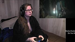 Inked beauty explores her fat and big ass in solo session