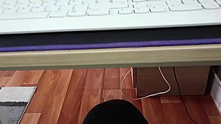 Young Latina gets ready for her big break with her voluptuous derriere