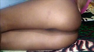 Sultry dark-haired woman offers sexual services for payment - met her on sxhorny.com