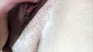 Amateur cunnilingus and muff diving action