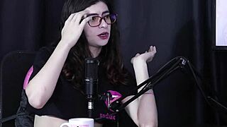 Yumi Trap's anal sex guide for transgender crossdressers in sexy lingerie