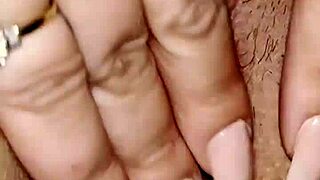 Azmamii's solo pleasure - shaved pussy rubbing part 1
