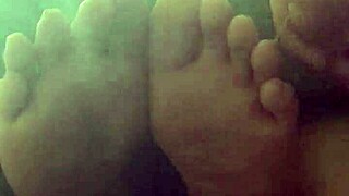 Cum on her beautiful feet