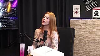 Brazilian teen Ruiva Braba shows off her body and tattoos