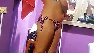 Real amateur girlfriend shows her beauty in a bikini