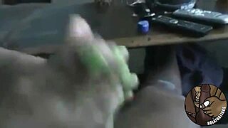 Green toes enjoy foot fetish sex with ebony