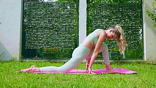 Stella Cardo's outdoor yoga routine is very hot