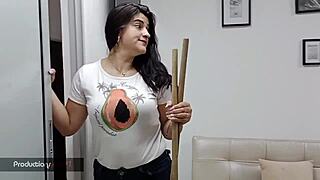 Aqua for guayabo, neighbor takes it with a good slap