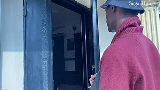 African beauty gets her pizza delivery guy hard