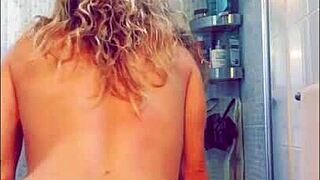 Public outdoor naughty fun with anal sex and flashing