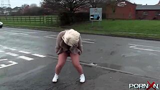 British public flashing with a beautiful blonde