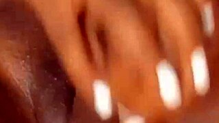 Stacy7's sexy big black pussy lips rubbing and teasing