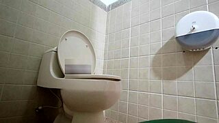 Big ass Latina shows off her curves in a public bath in Madrid