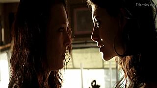 Julia Voth's hot lesbian scene in Resident Evil movie
