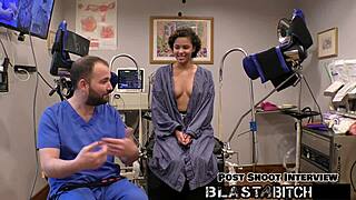 Cum cumsitter doctor's patient in naughty hospital roleplay