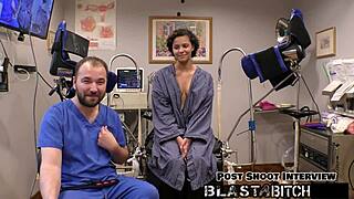 Cum cumsitter doctor's patient in naughty hospital roleplay