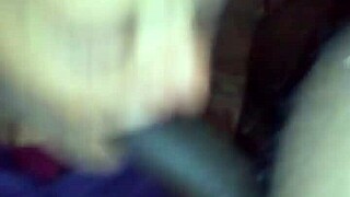 Hooker gets a facial and a mouthful of semen