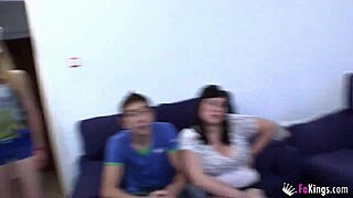 A couple and a girl invite us to watch Jordi fuck live