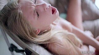 Beautiful women – The perfect touch – Angelica