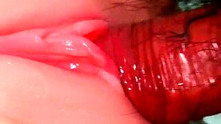 Double penetration without condoms in this anal scene