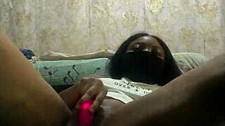Married woman’s first gushing experience in 3D video
