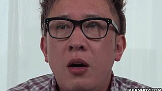 Japanese housewife Kaori Buki's steamy bathroom blowjob session
