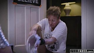 Beautiful MILF meets an alien during a solo pleasure experience