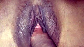 I catch my boss masturbating and I seduce her