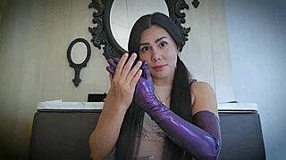 Latex glove fetish ASMR, featuring sounds of latex rubbing and fingers counting