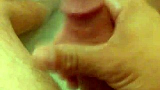 Straight guy masturbating in the bath