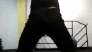 Gay workout turns into passionate encounter