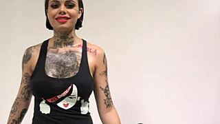 Genevieve Sinn's tattooed body and sexy hourglass shape makes her a beauty